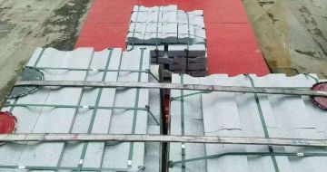 湖州 芝麻白仿形加直形路沿石出货日常