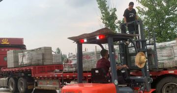 湖州 黄金麻冰裂纹，地铺石装车