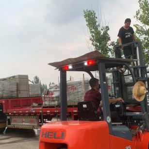 湖州 黄金麻冰裂纹，地铺石装车