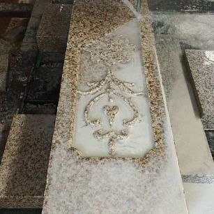 湖州 黄金麻花岗岩异形加工雕刻栏杆大柱