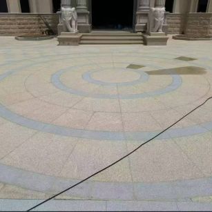 湖州 黄金麻芝麻灰花岗岩石材地铺拼接效果