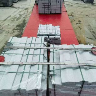 湖州 芝麻白仿形加直形路沿石出货日常