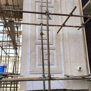 湖州 黄金麻花岗岩别墅外墙干挂回纹造型效果