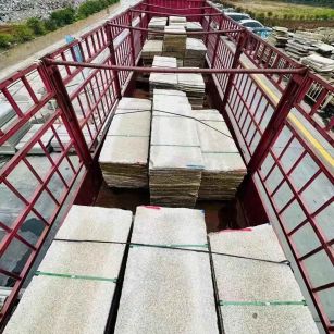 湖州 黄金麻花岗岩荔枝面，光面毛板装车完成