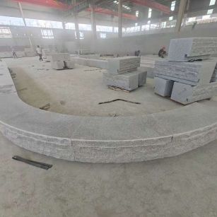 湖州 芝麻白异形坐凳，自然面光面弧形加工