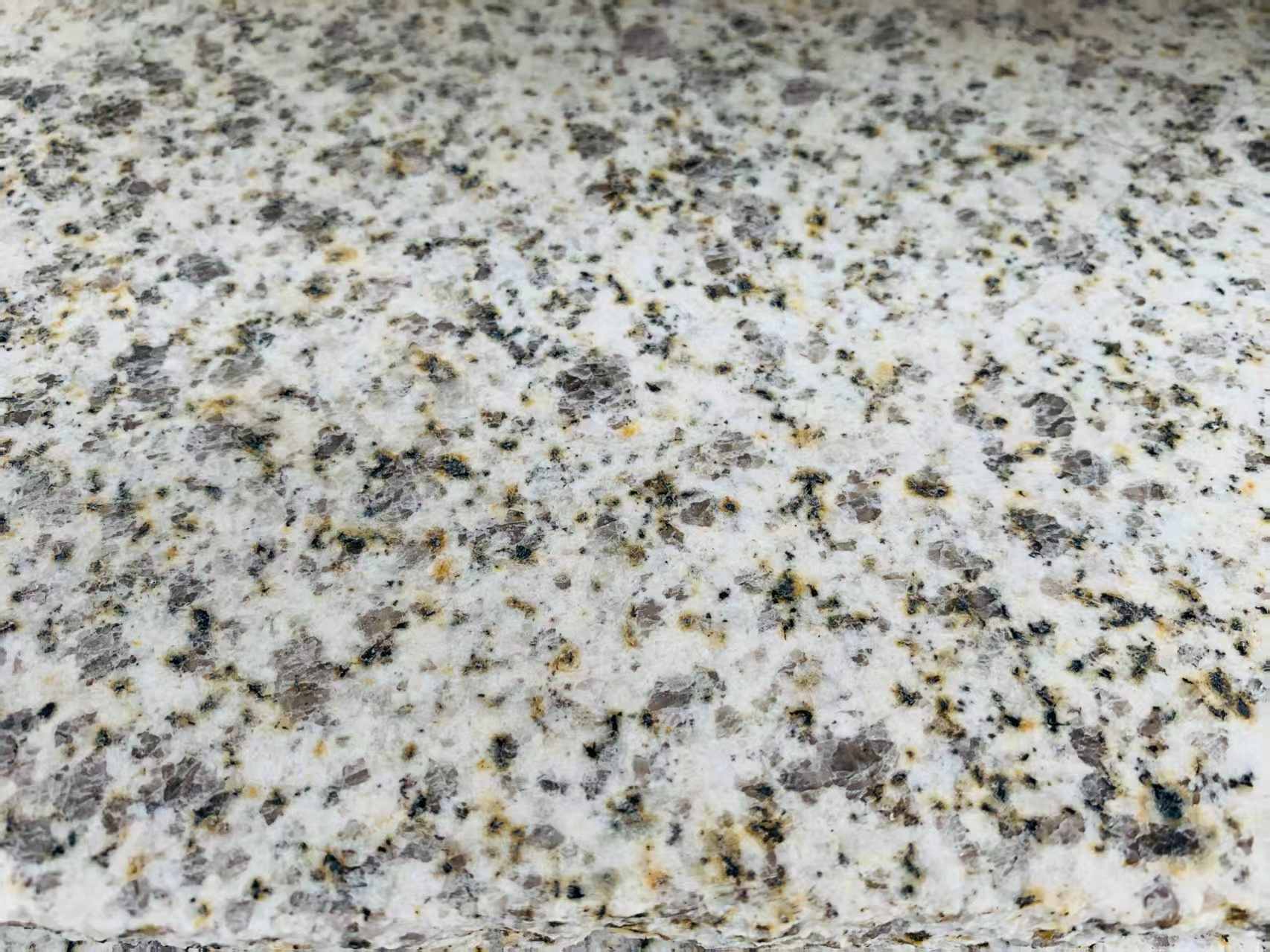 湖州 黄金麻花岗岩石材浅黄光面