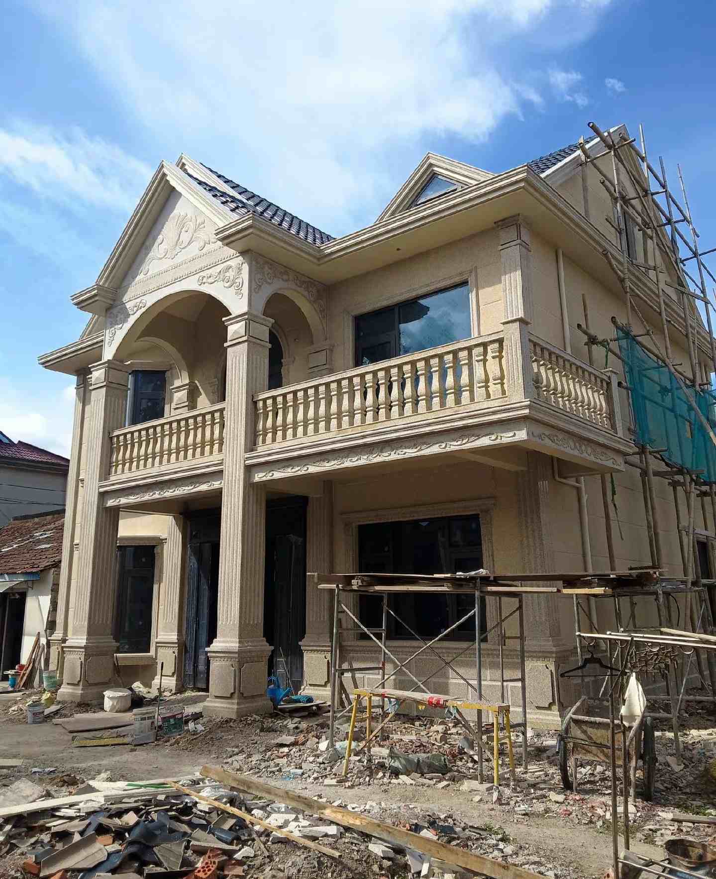 湖州 黄金麻花岗岩石材私人别墅雕花门楼柱阳台栏杆