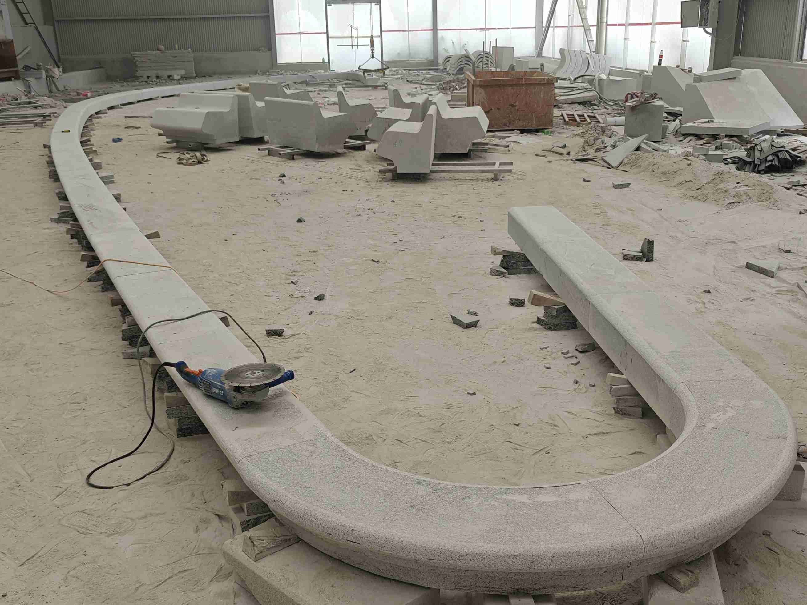 湖州 芝麻白花岗岩弧形花坛石，坐凳石