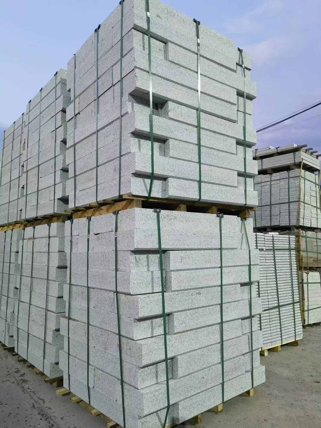 湖州 芝麻白花岗岩路沿石，路缘石，路肩石，道牙，立缘石，马路牙子，街沿石，侧石等