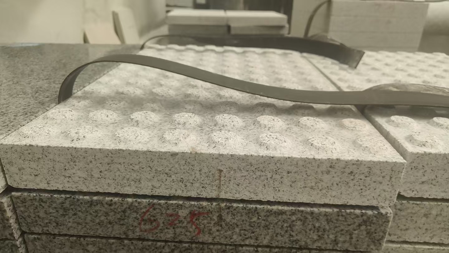 湖州 芝麻白花岗岩6.0公分荔枝面五轴加工雕刻盲点