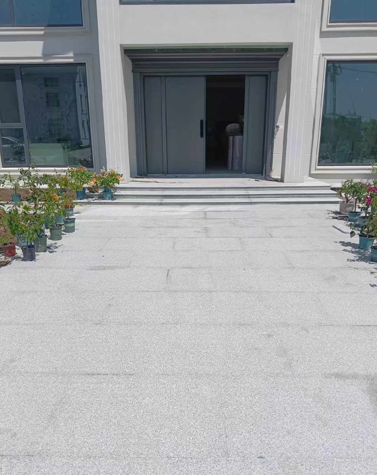 湖州 芝麻白花岗岩地铺石地面铺装