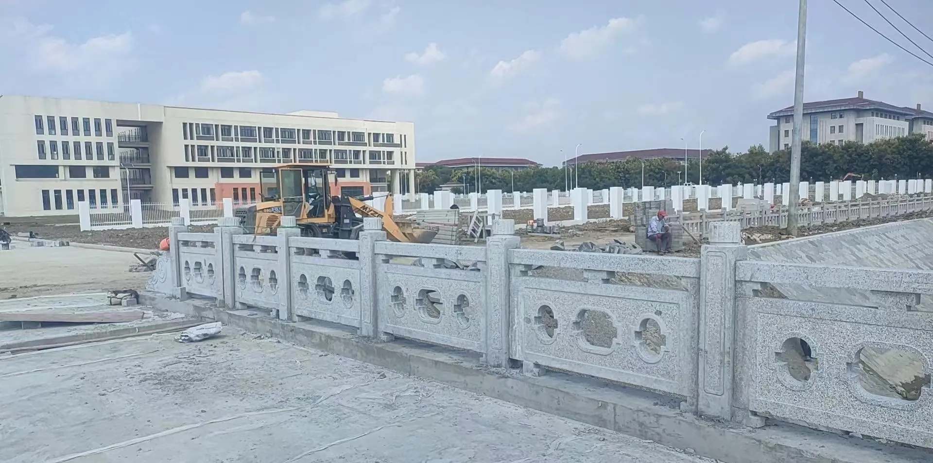 湖州 白麻花岗岩荔枝面河道栏杆