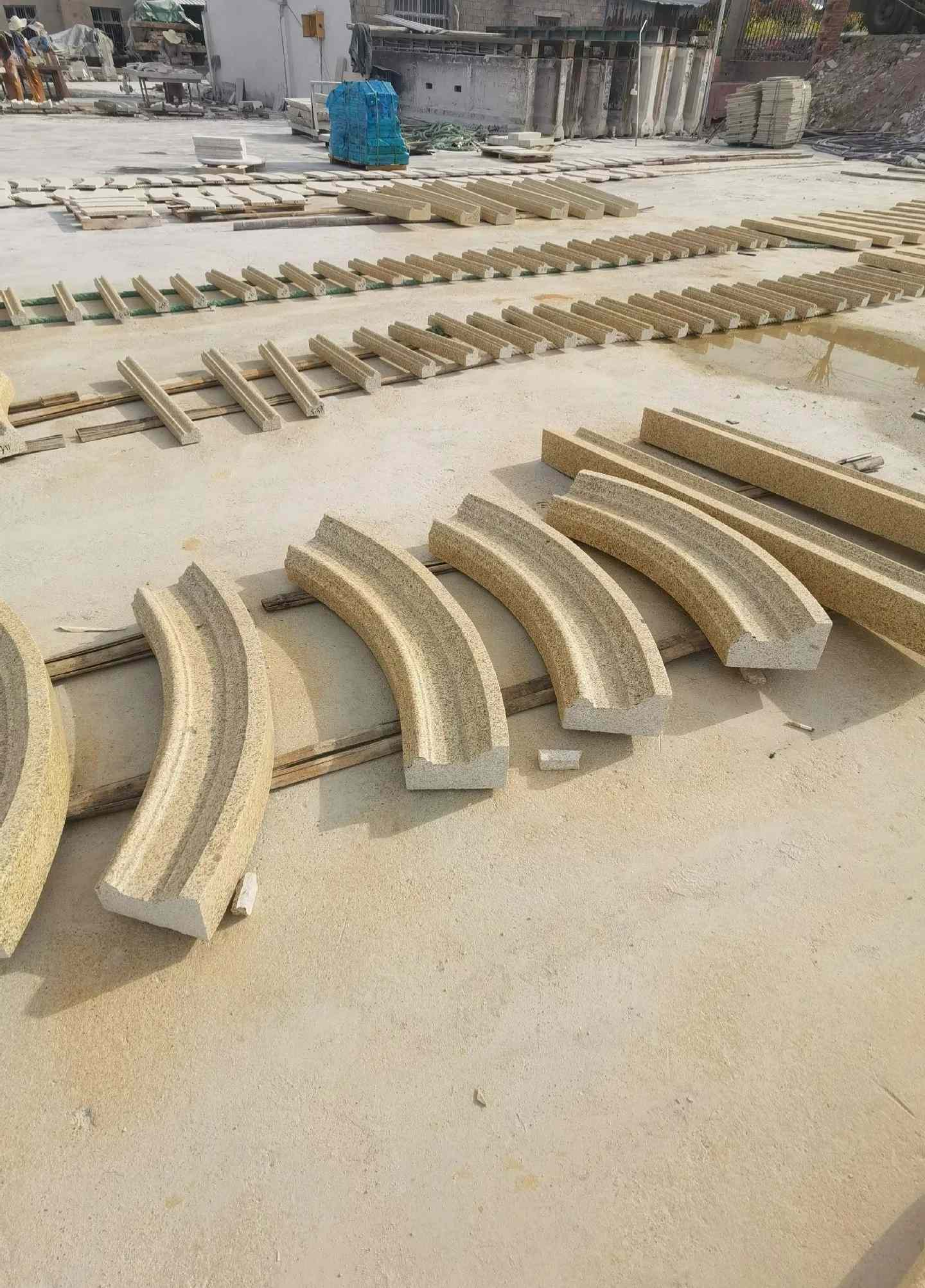 湖州 黄金麻花岗岩别墅线条