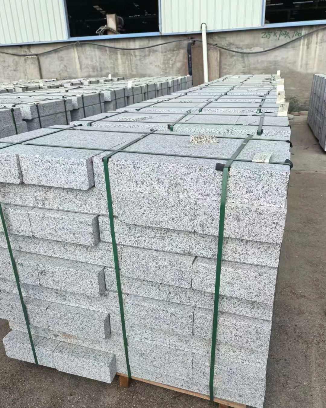 湖州 白麻花岗岩路沿石，弧形路沿石，道牙石，马路牙子，界石，路缘石，平沿石，直岩石，平缘石等