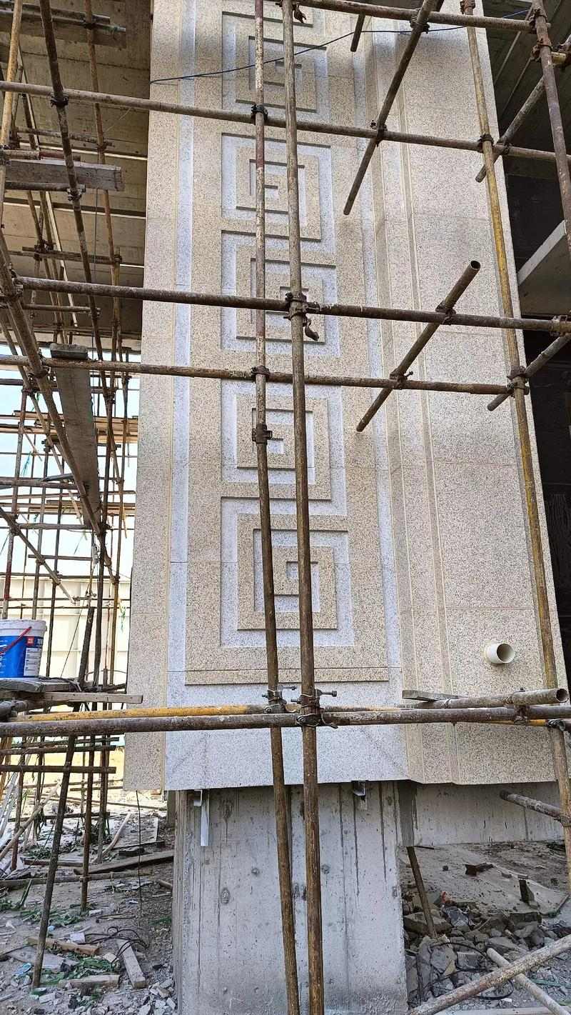 湖州 黄金麻花岗岩别墅外墙干挂回纹造型效果