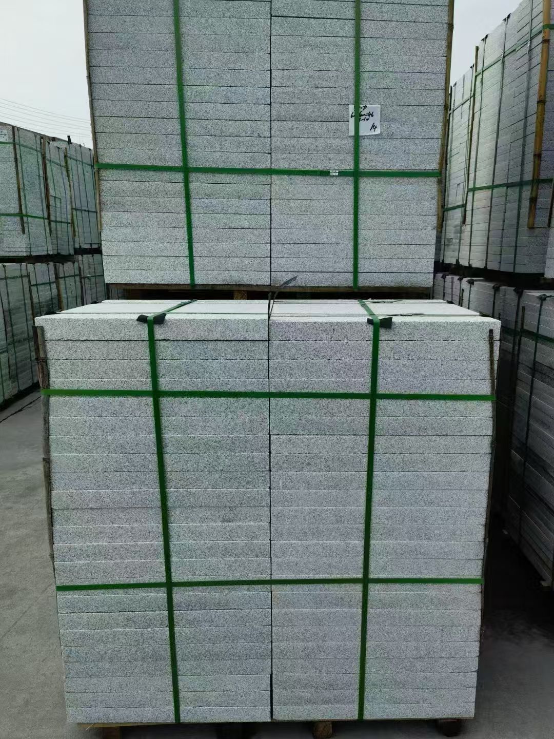 湖州 芝麻白火烧，园林广场市政工程地铺石，1.8~5.0厚均有现货