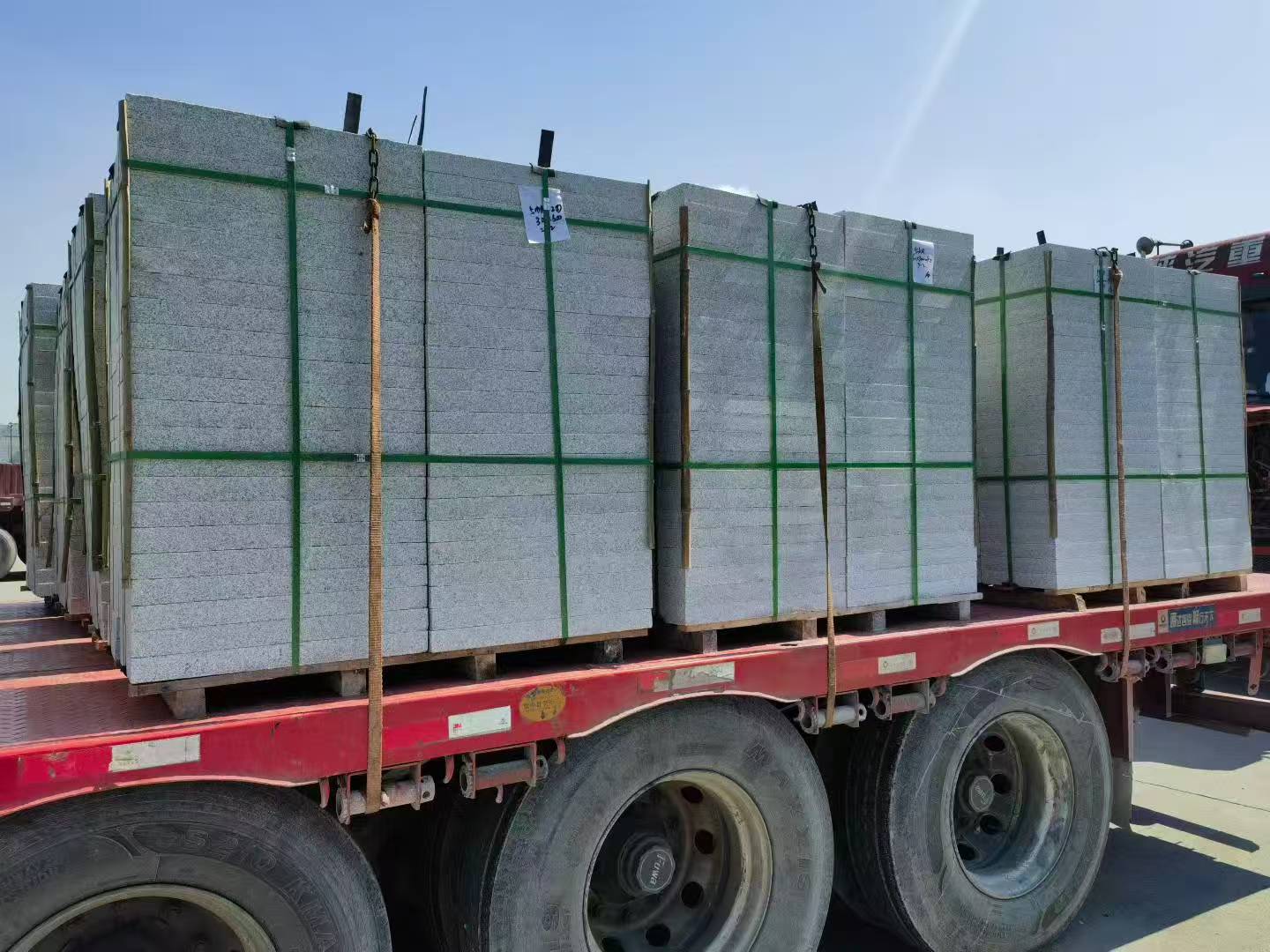 湖州芝麻白花岗岩出货日常地铺石