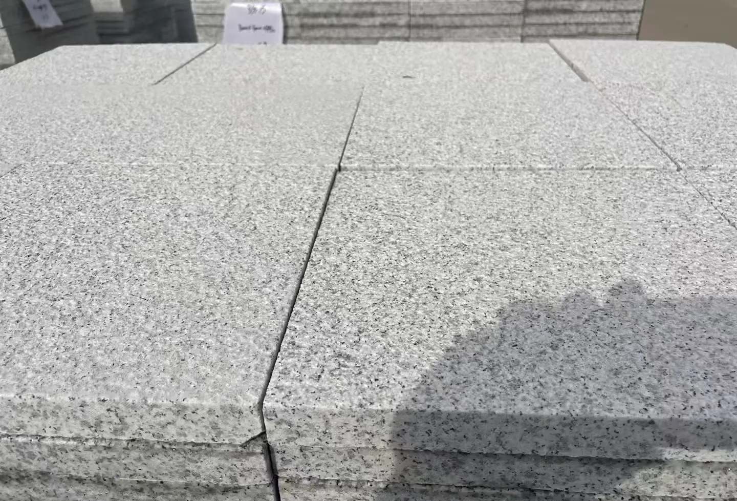 湖州 白麻花岗岩石材推荐 荔枝面地铺石