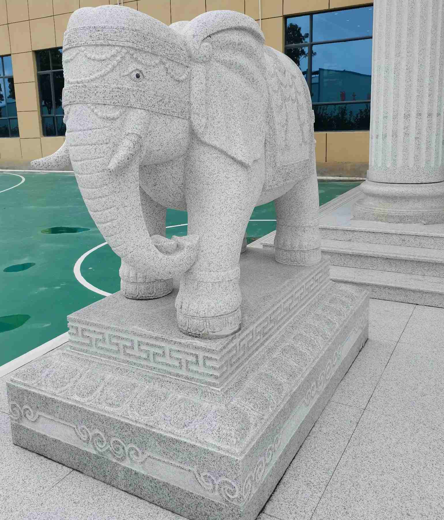 湖州 白麻花岗岩动物异形石雕-大象