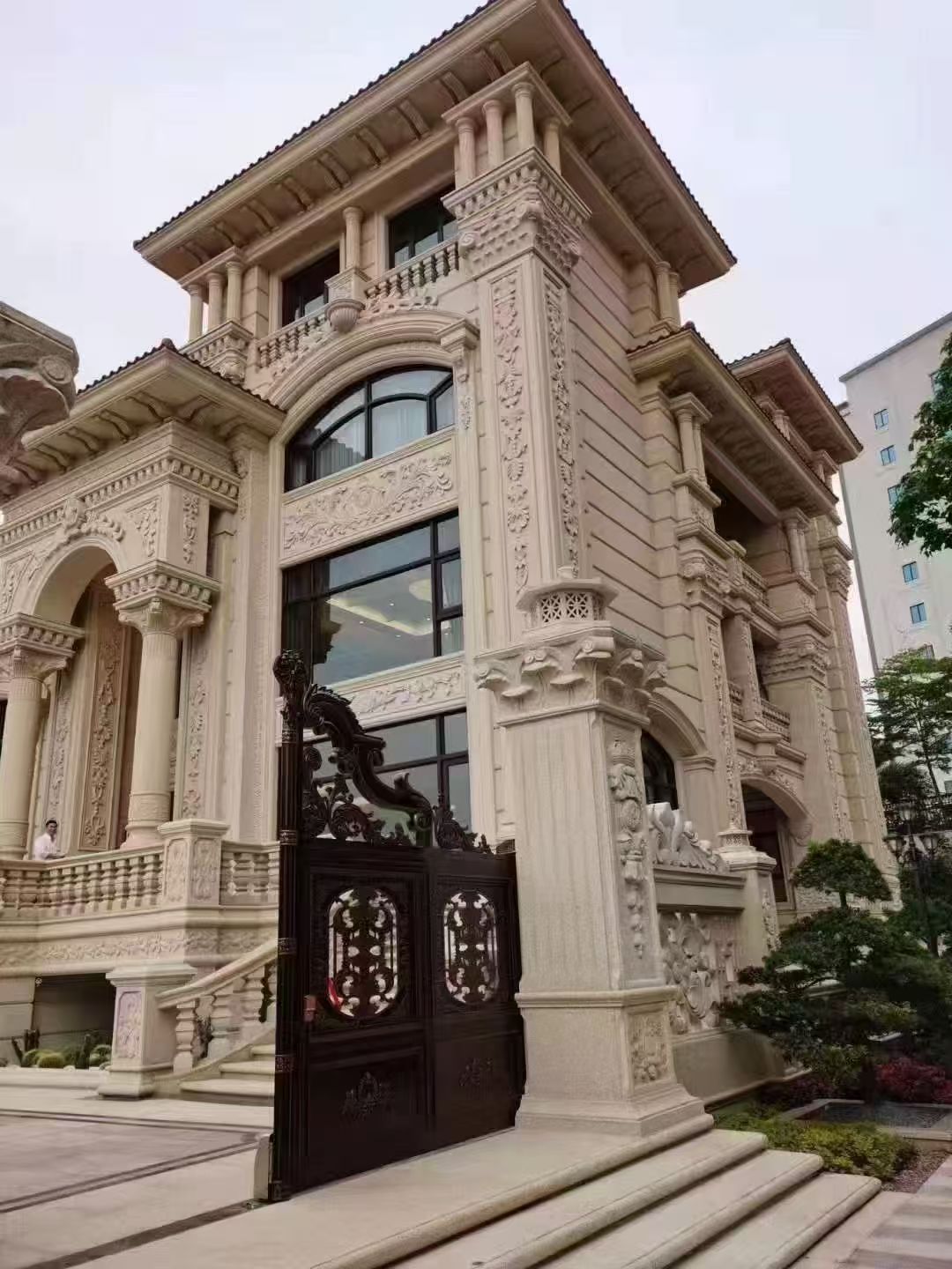 湖州 黄金麻花岗岩别墅外墙干挂效果展示