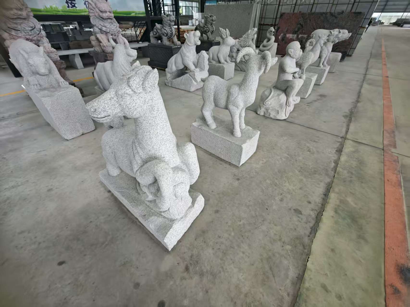 湖州 芝麻白花岗岩造型立体雕刻——十二生肖